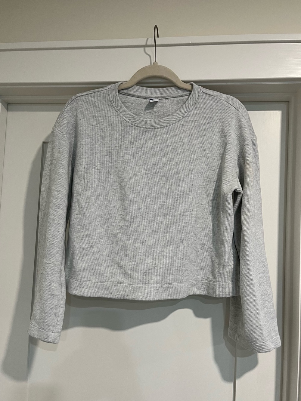 Old Navy Heather Gray Cropped Crewneck Sweatshirt